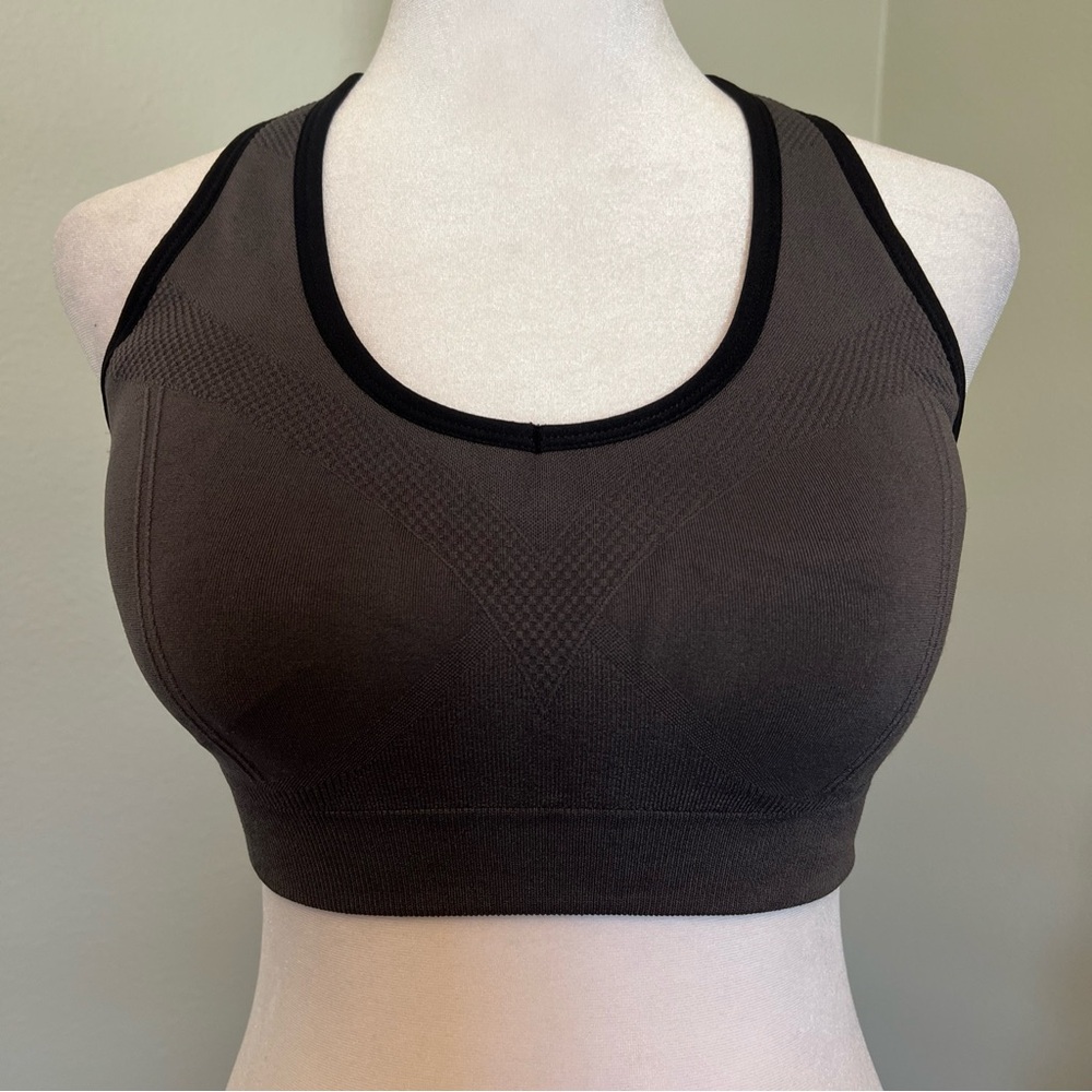 Bally Total Fitness Women's Gray Criss-Cross Back Sports Bra Size Small